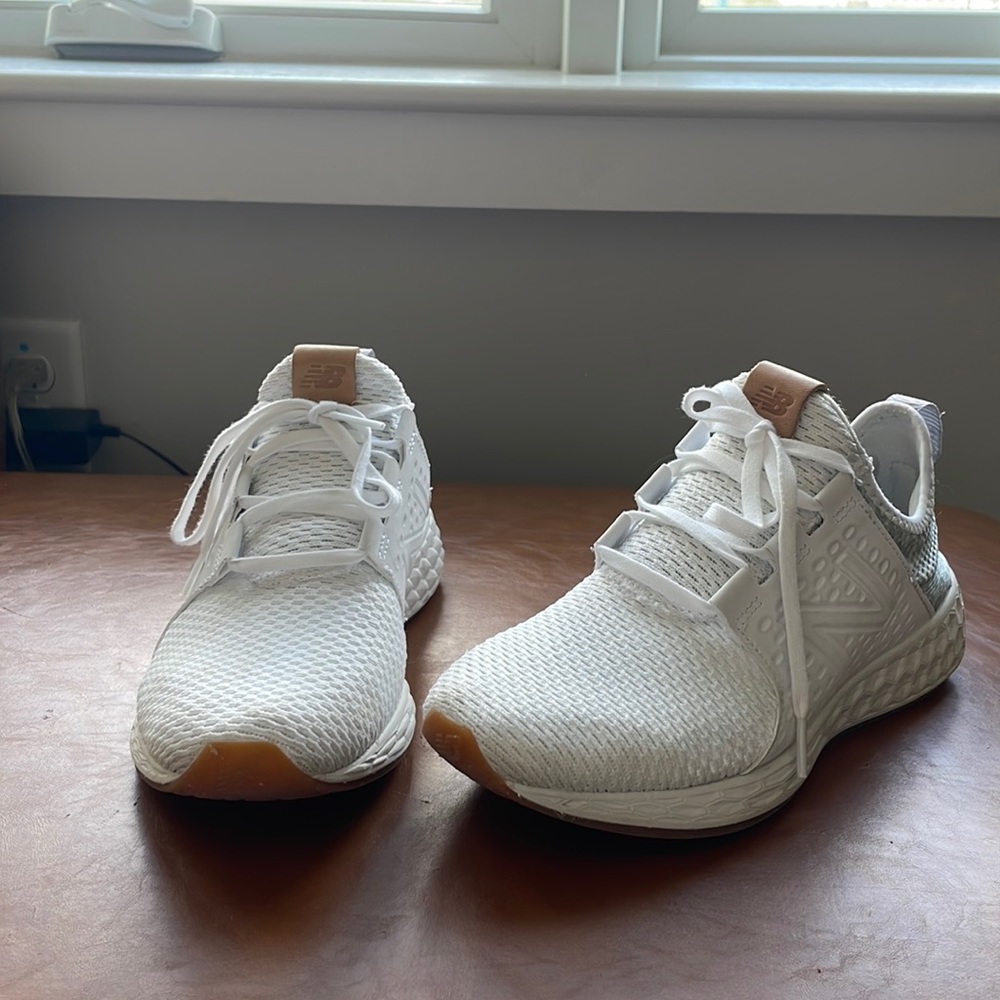 LIKE NEW New Balance sneaker